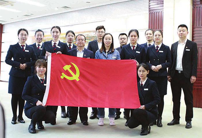 五彩几何塔